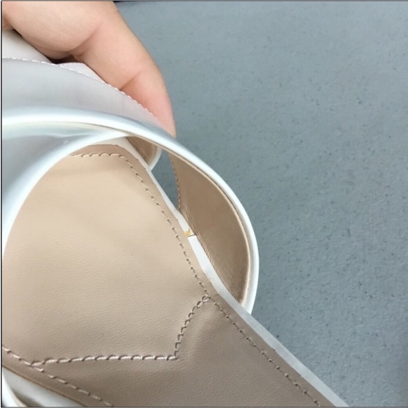 PRADA - Picture 15 of 16